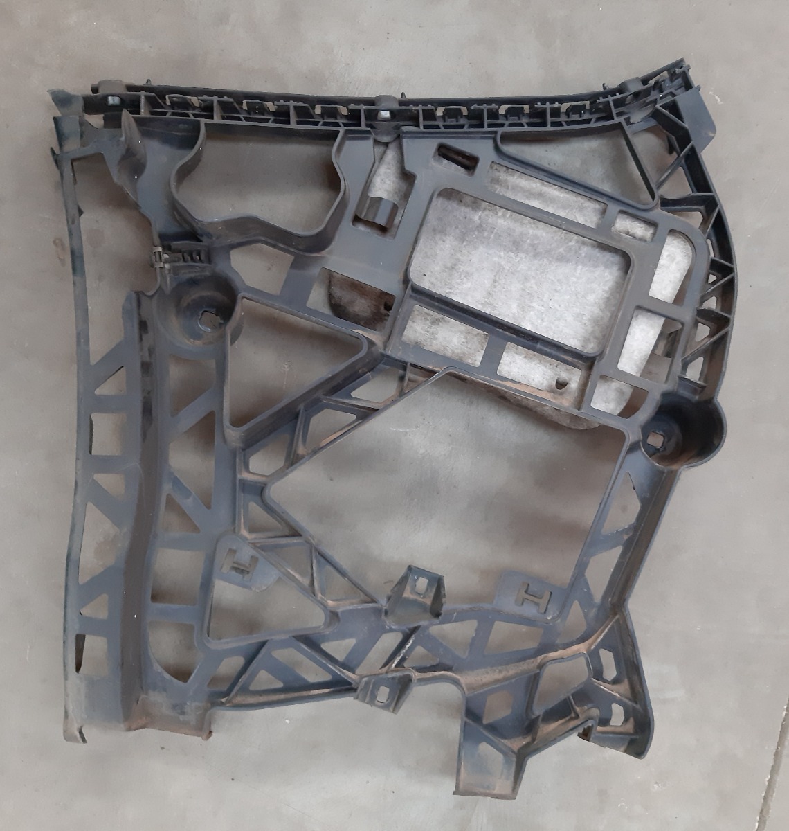 W166 GL63 LEFT REAR BUMPER CARRIER