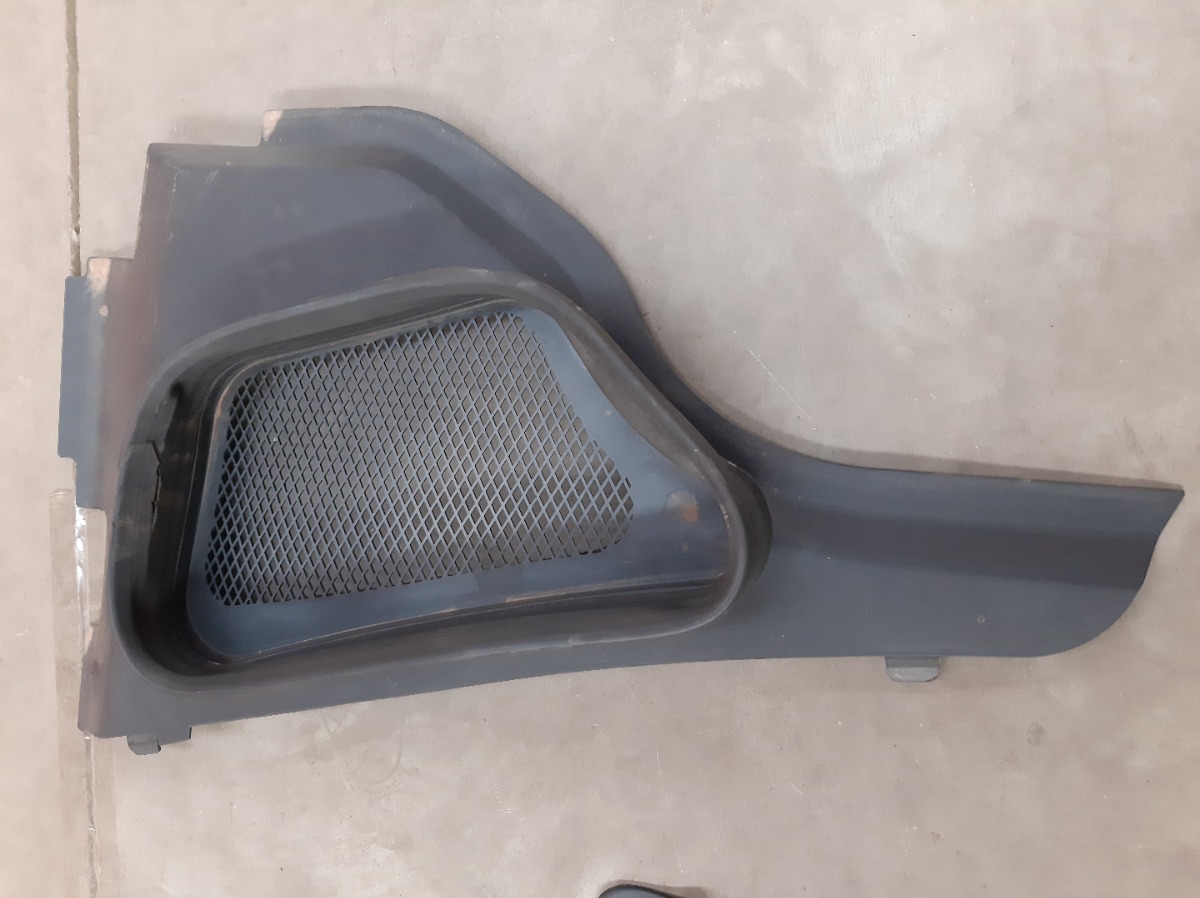 W166 GL63 LEFT WINDSCREEN WIPER COWLING