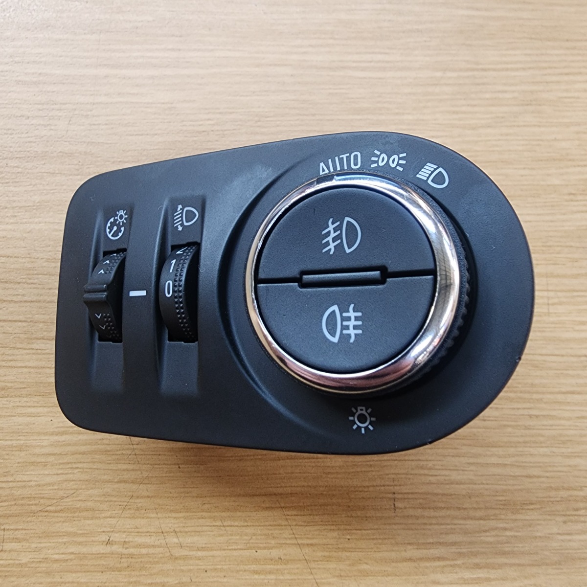 CORSA G HEADLIGHT SWITCH