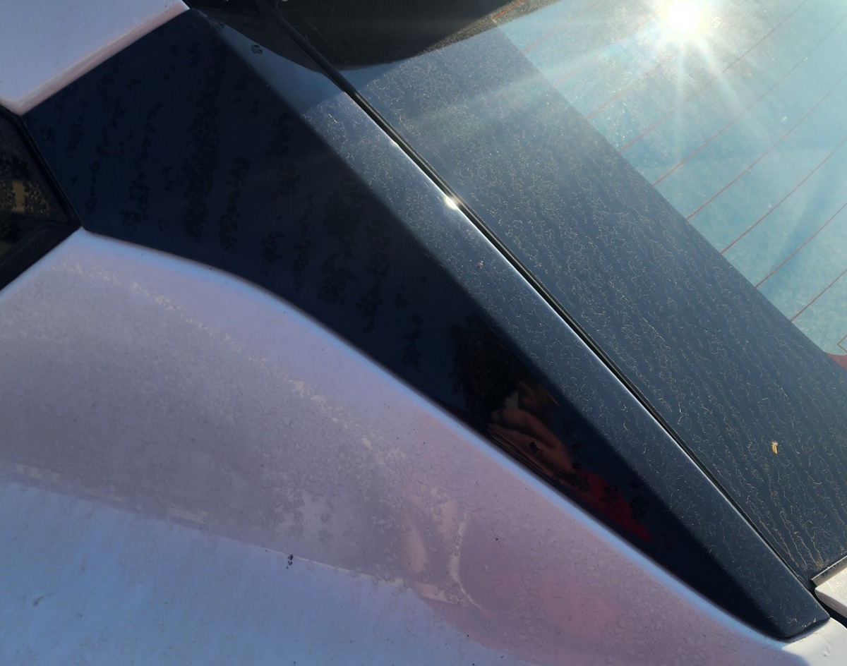 STARLET CROSS LEFT REAR MOULDING