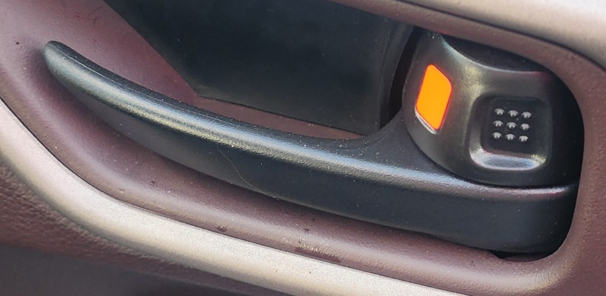 STARLET CROSS RIGHT FRONT INNER HANDLE