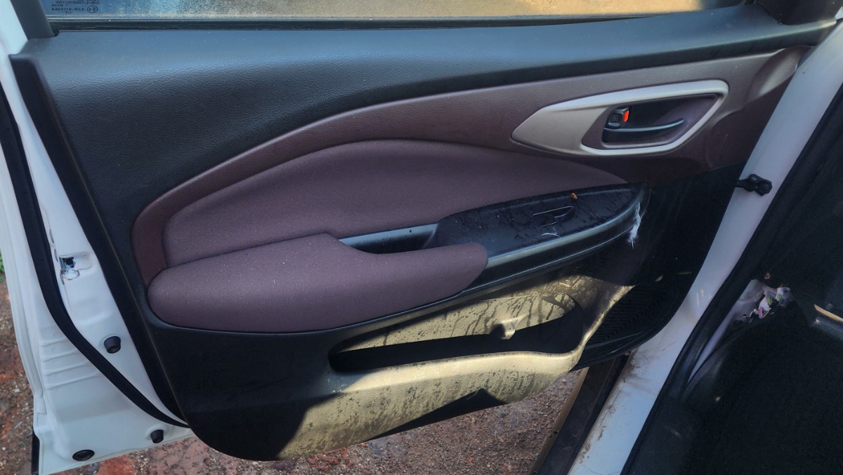 STARLET CROSS LEFT FRONT DOOR PANEL (SKIN)