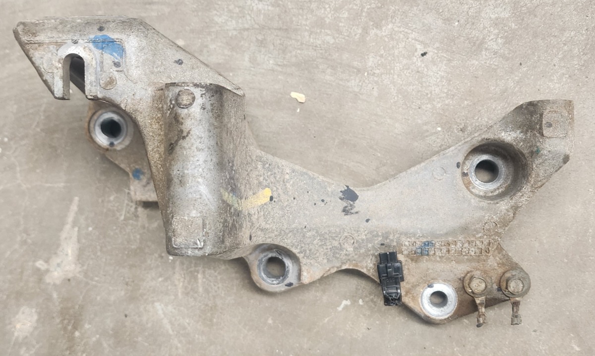MICRA 1.2 ALTINATOR BRACKET