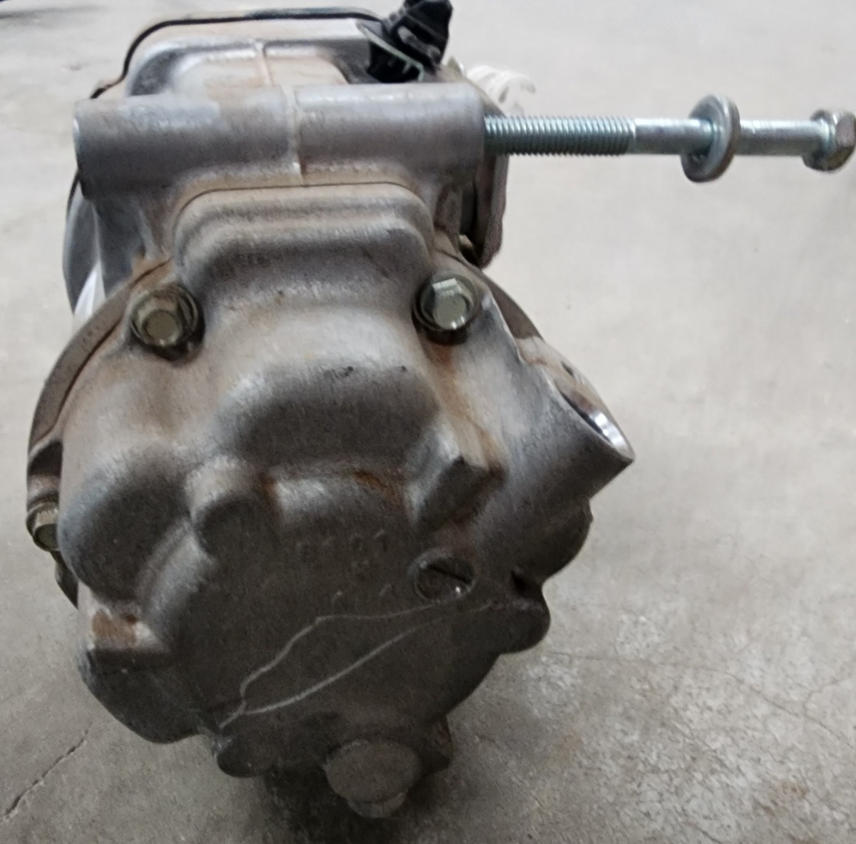 COROLLA CROSS HYBRID AIRCON PUMP