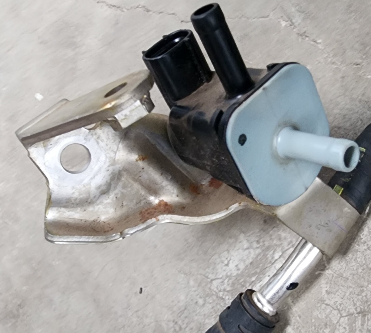 COROLLA CROSS HYBRID VACUUM VALVE