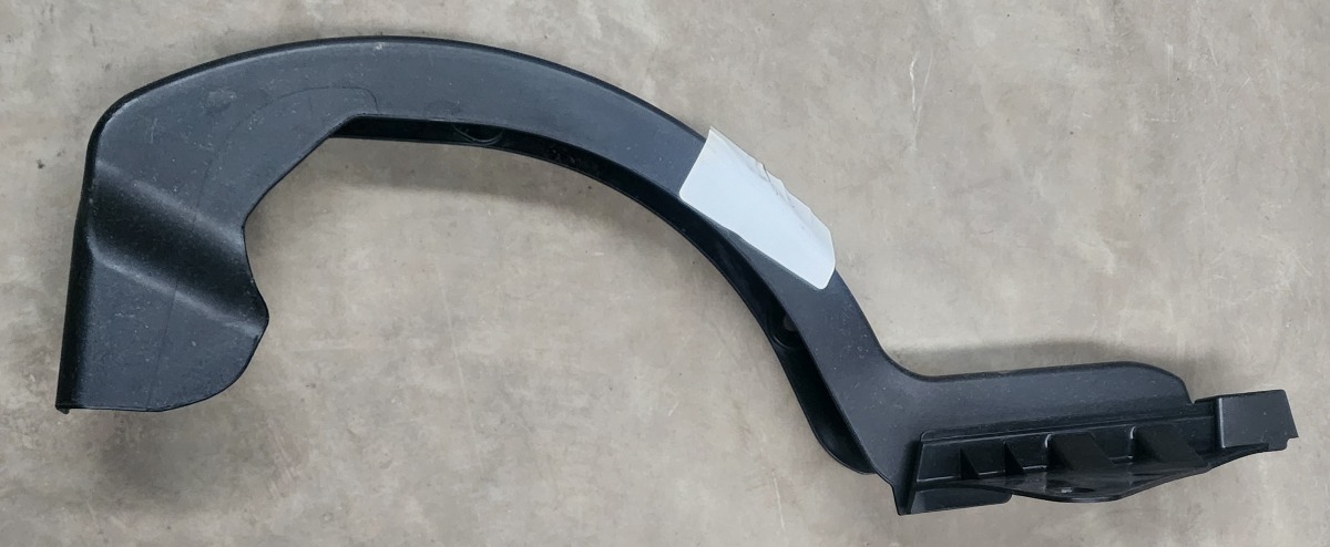 GS LEFT BOOT HINGE COVER