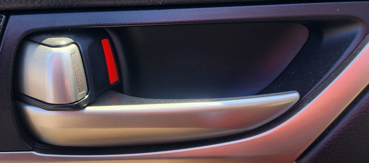 GS LEFT FRONT INNER HANDLE