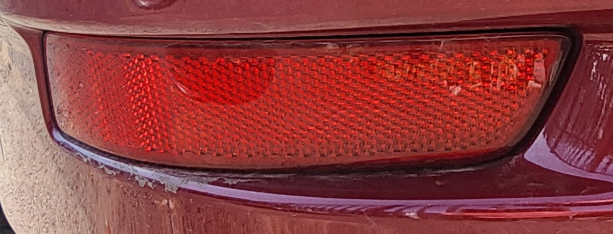 GS LEFT REAR REFLECTOR