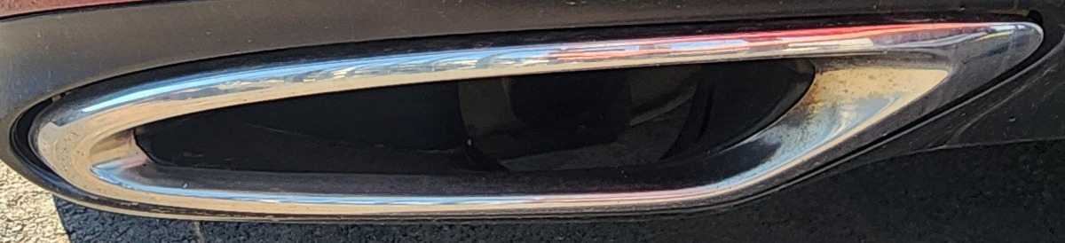 GS LEFT REAR EXHAUST TRIM