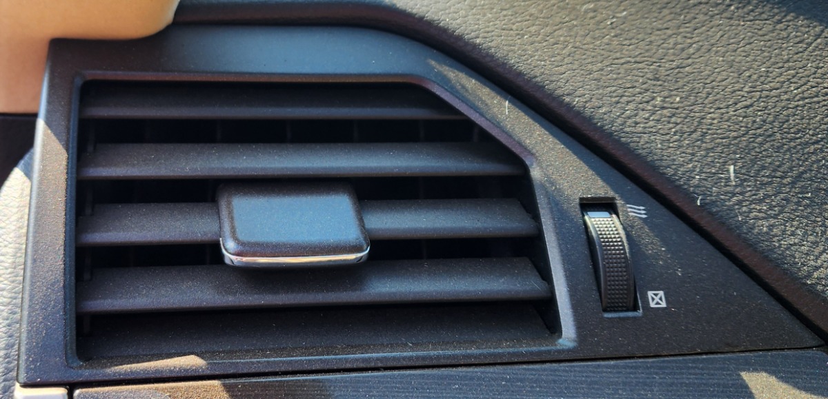 GS LEFT DASH VENT