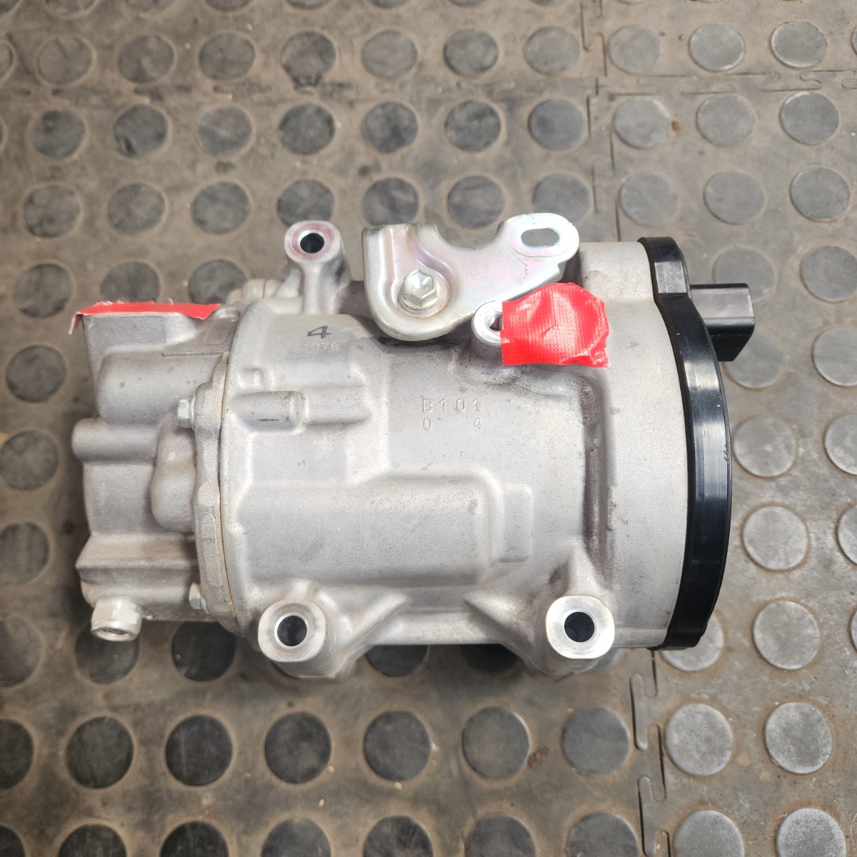 COROLLA 1.8HYBRID AIRCON PUMP